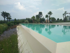 Piscine interrate a bordo sfioro